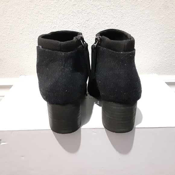 Toms - Picture 2 of 8